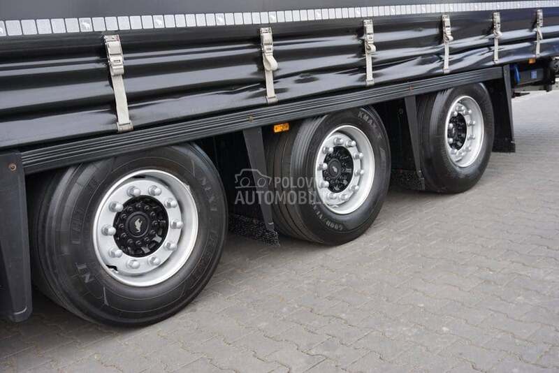 Schmitz Cargobull / DOM2055