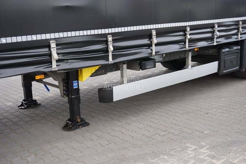 Schmitz Cargobull / DOM2055