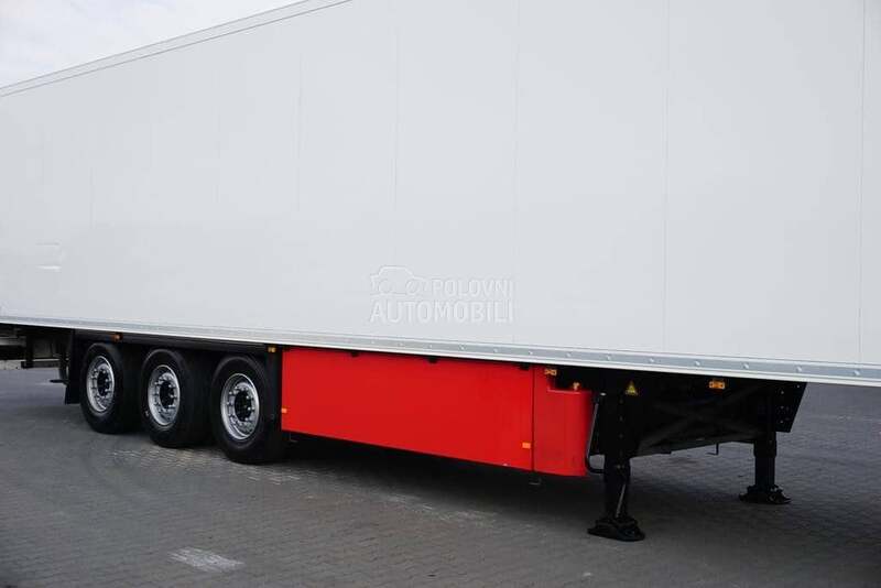 Schmitz Cargobull / DOM2058