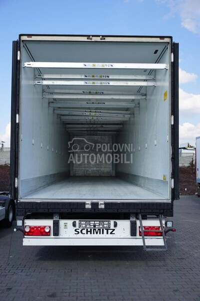 Schmitz Cargobull / DOM2058