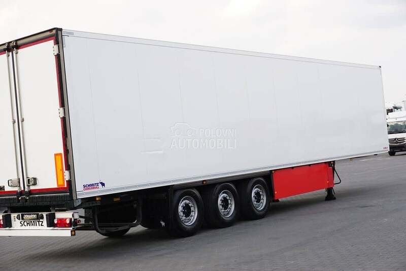 Schmitz Cargobull / DOM2058