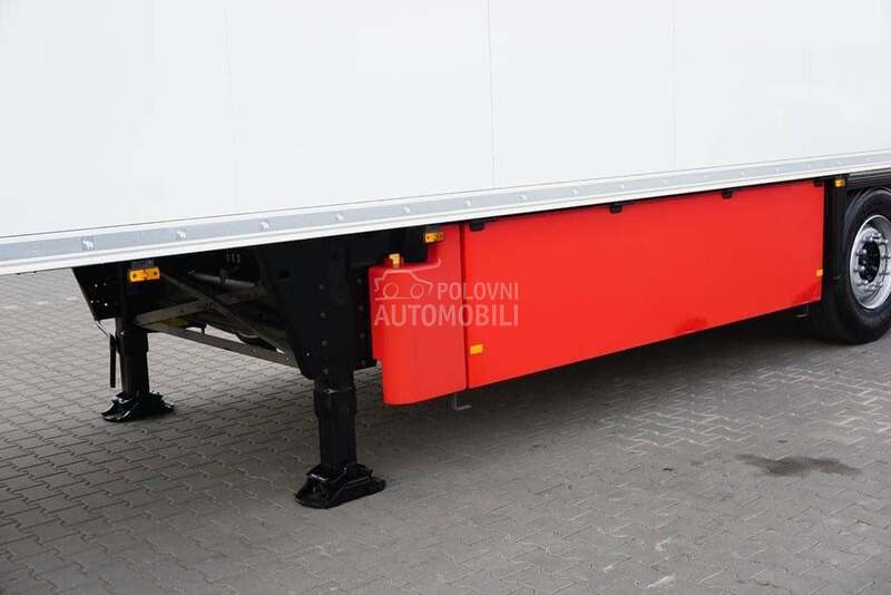 Schmitz Cargobull / DOM2058