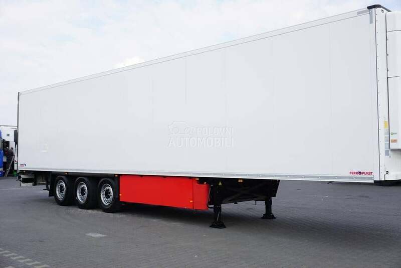 Schmitz Cargobull / DOM2058