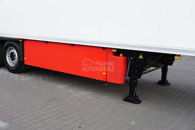 Schmitz Cargobull / DOM2058