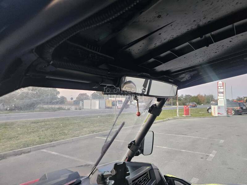 Polaris rzr 1000 4sed