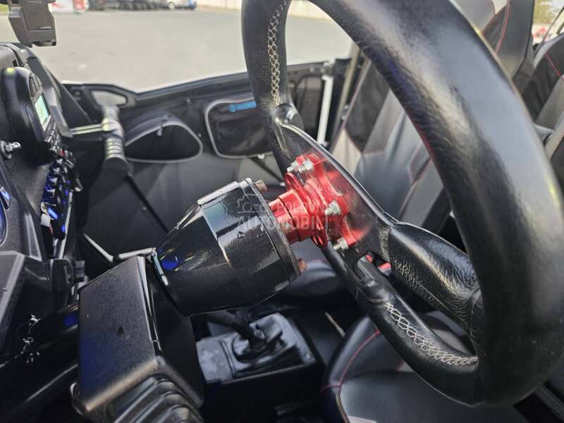 Polaris rzr 1000 4sed