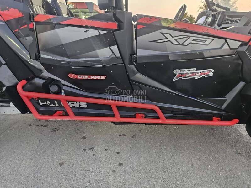 Polaris rzr 1000 4sed