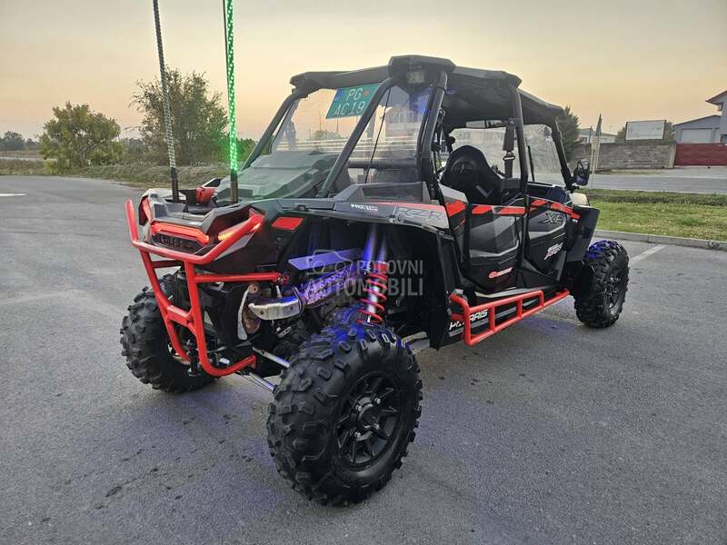 Polaris rzr 1000 4sed