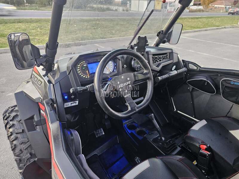 Polaris rzr 1000 4sed