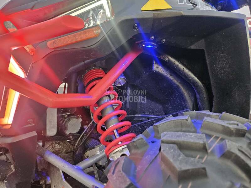 Polaris rzr 1000 4sed