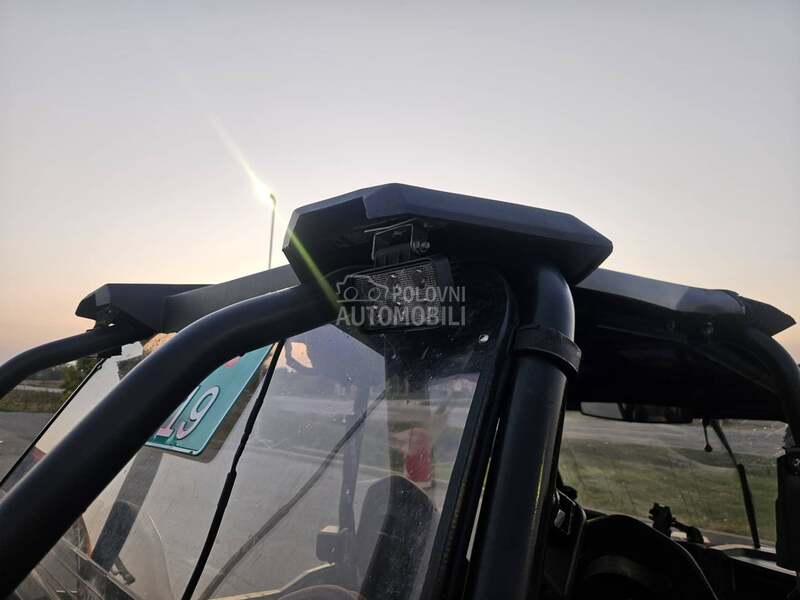 Polaris rzr 1000 4sed