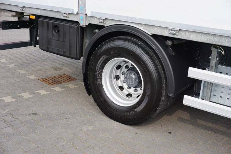 DAF LF 260 / kran / DOM2063