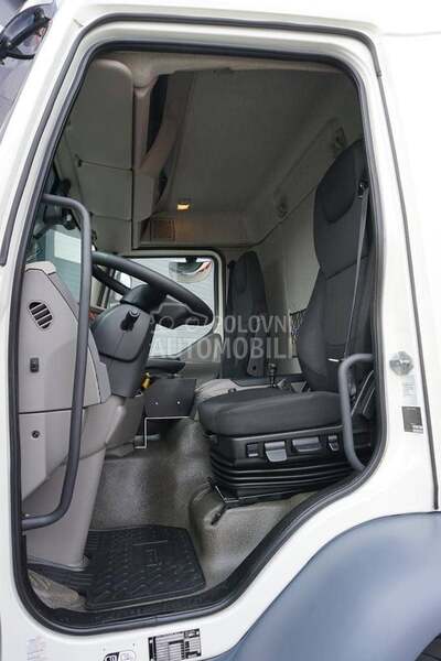 DAF LF 260 / kran / DOM2063