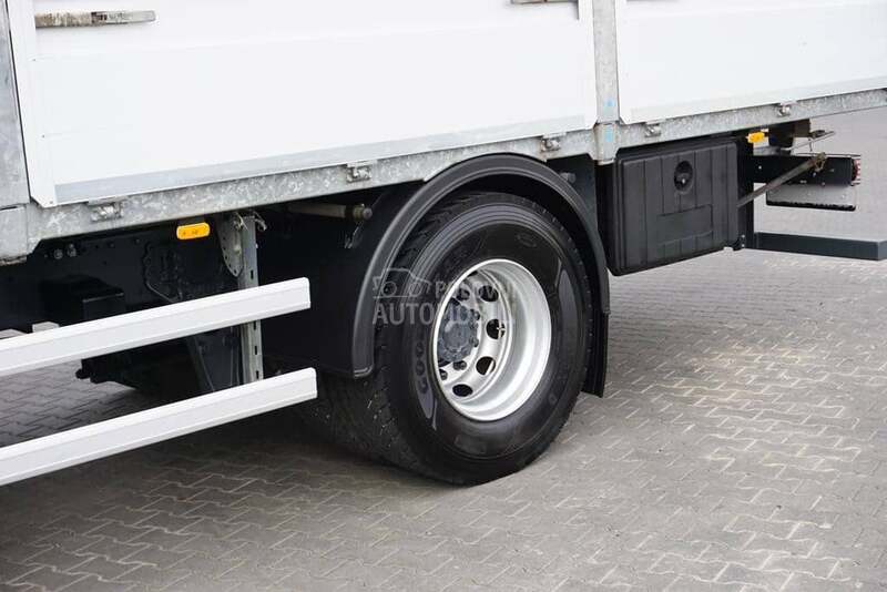 DAF LF 260 / kran / DOM2063