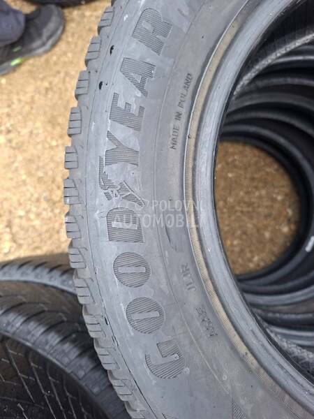 Goodyear 195/55 R15 Zimska