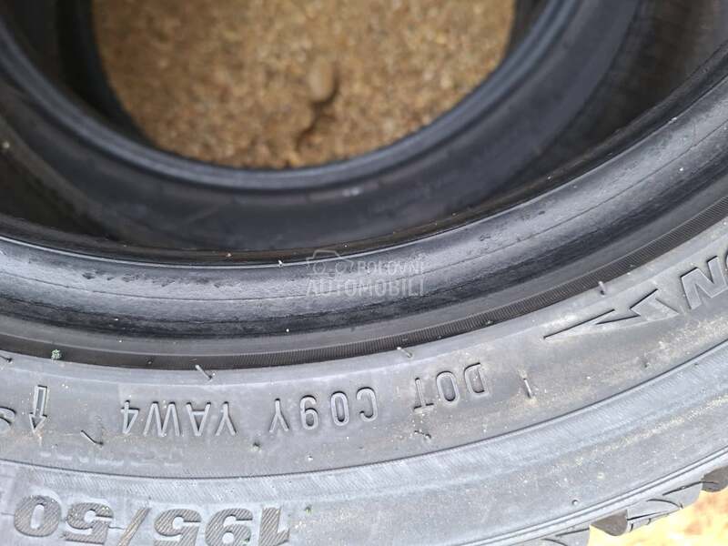 Kumho 195/50 R15 Zimska