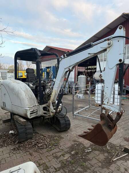 Bobcat 325