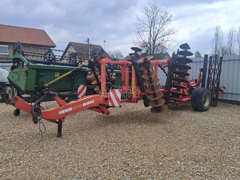 Gregoire Besson Quivogne COMPACT