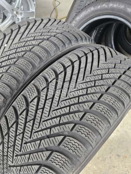 Pirelli 215/55 R17 Zimska