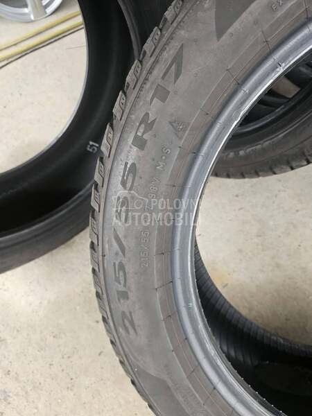 Pirelli 215/55 R17 Zimska