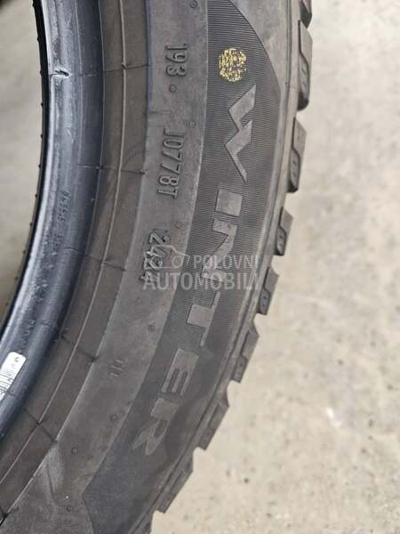 Pirelli 215/55 R17 Zimska