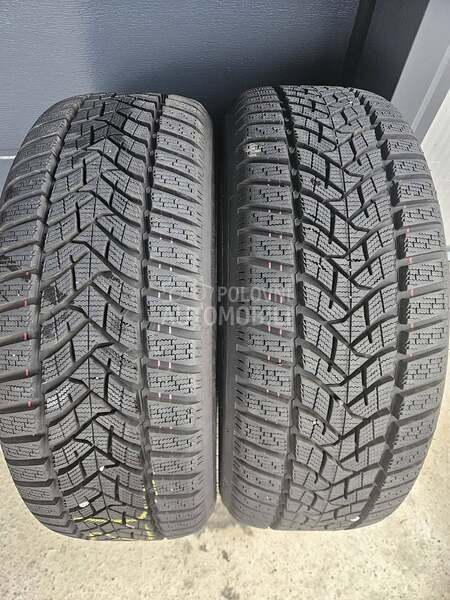 Dunlop 215/55 R17 Zimska