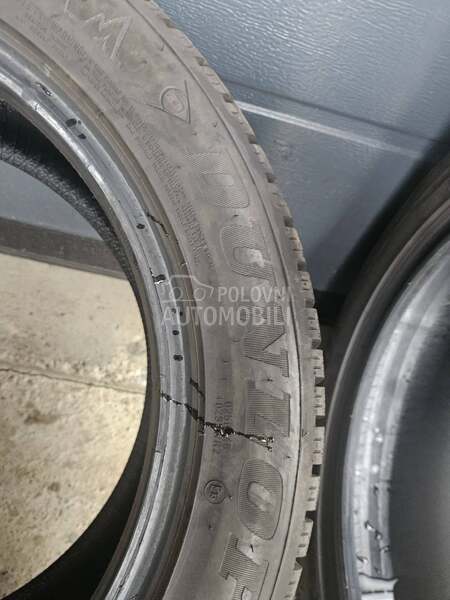 Dunlop 215/55 R17 Zimska