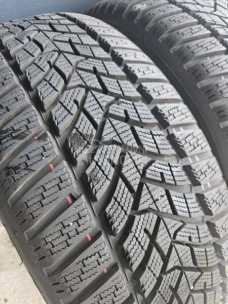 Dunlop 215/55 R17 Zimska