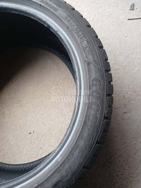 Goodyear 245/40 R18 Zimska