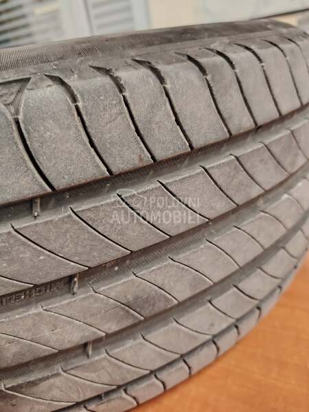 Michelin 215/55 R17 Letnja