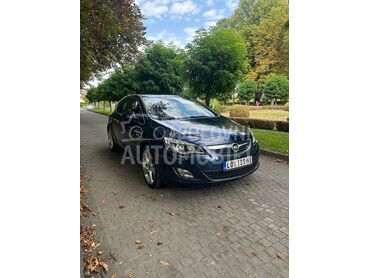Opel Astra J 