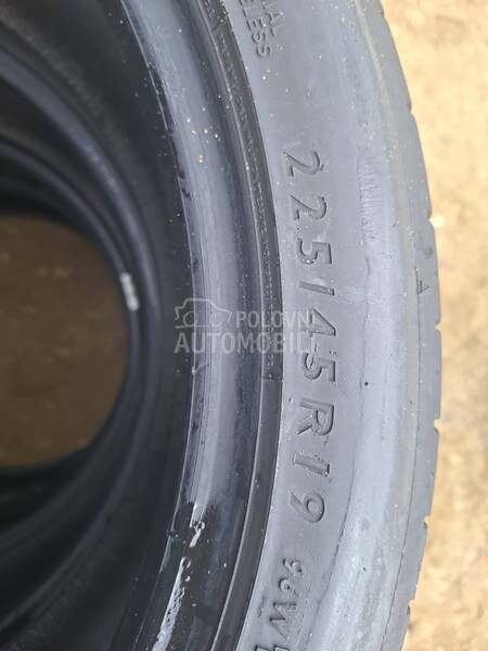 Dunlop 225/45 R19 Letnja