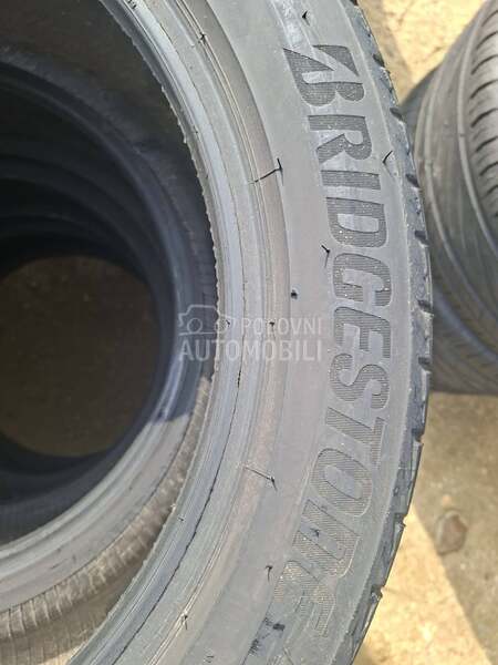 Bridgestone 255/45 R18 Letnja