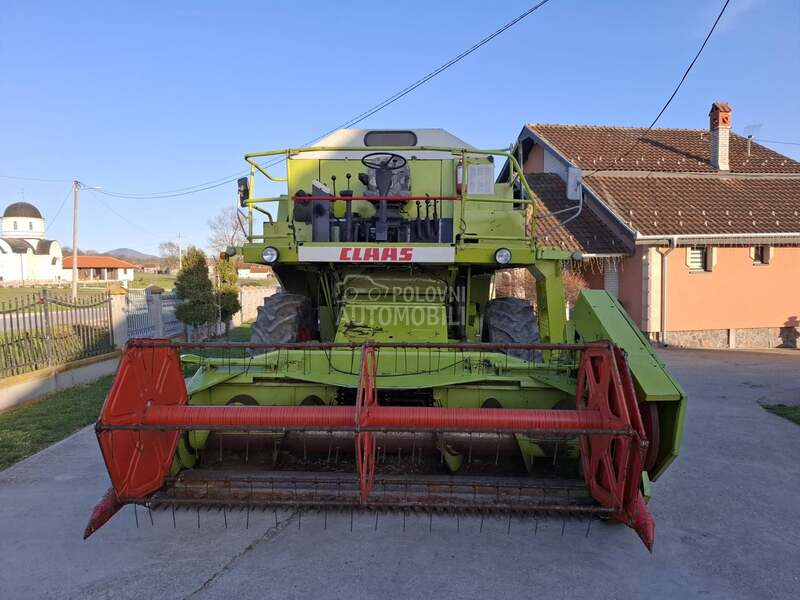 Claas DOMINATOR 56