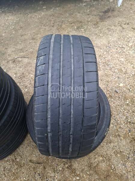 Bridgestone 255/45 R18 Letnja