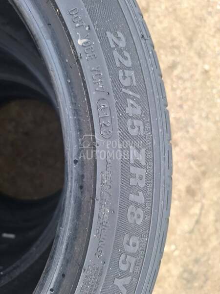 Kumho 225/45 R18 Letnja
