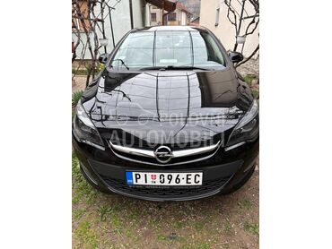 Opel Astra J 