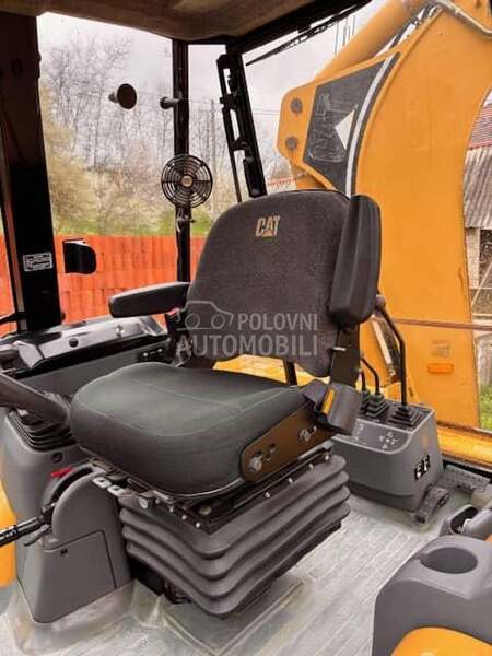 CAT 438C 4x4