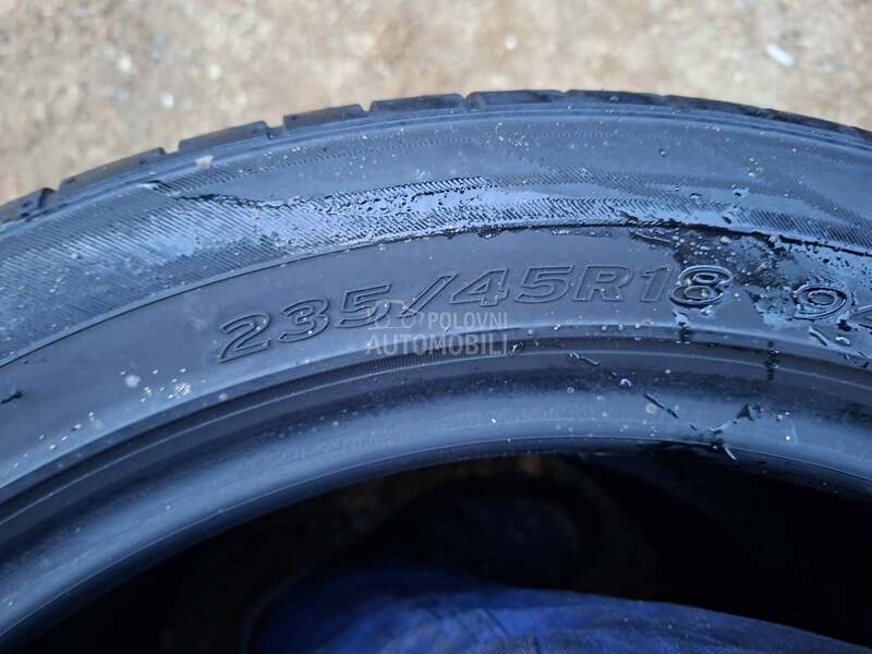 Hankook 235/45 R18 Letnja