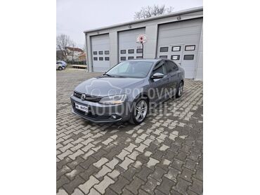Volkswagen Jetta 1.6 tdi  DSG R-line