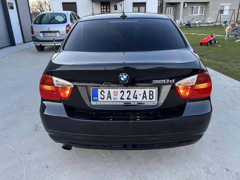 BMW 320 E90