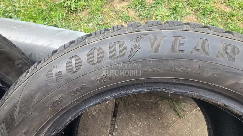 Goodyear 205/55 R16 Zimska