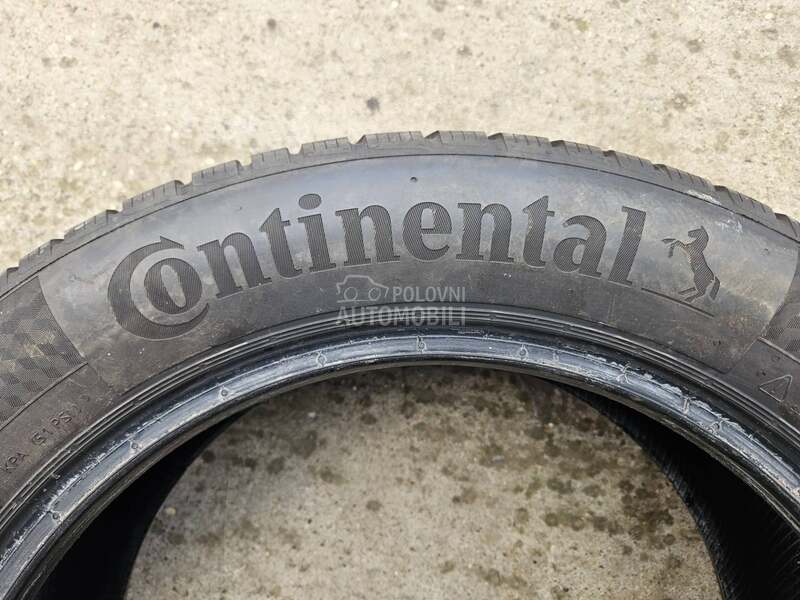 Continental 215/55 R17 Zimska