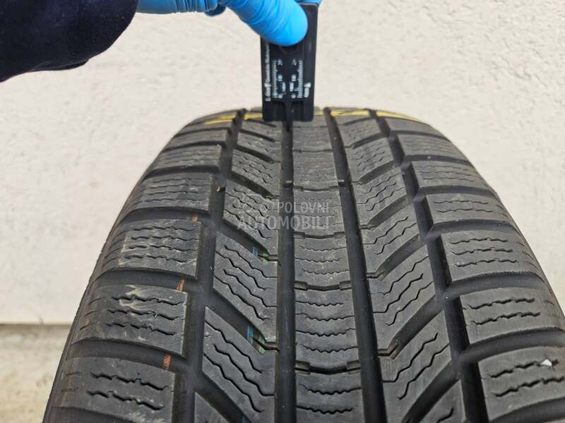 Continental 215/55 R17 Zimska