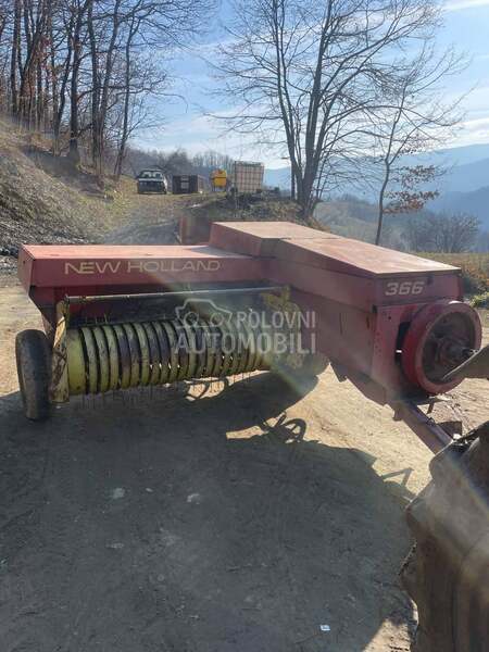 New Holland 366