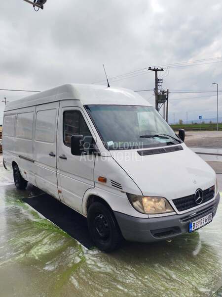 Mercedes Benz Sprinter maxi
