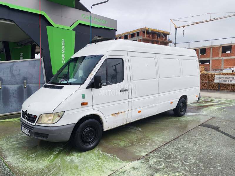 Mercedes Benz Sprinter maxi