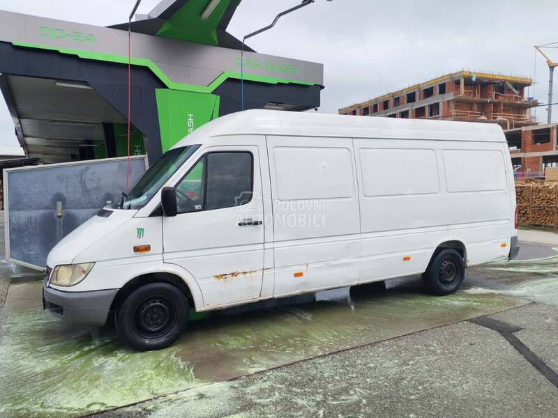 Mercedes Benz Sprinter maxi