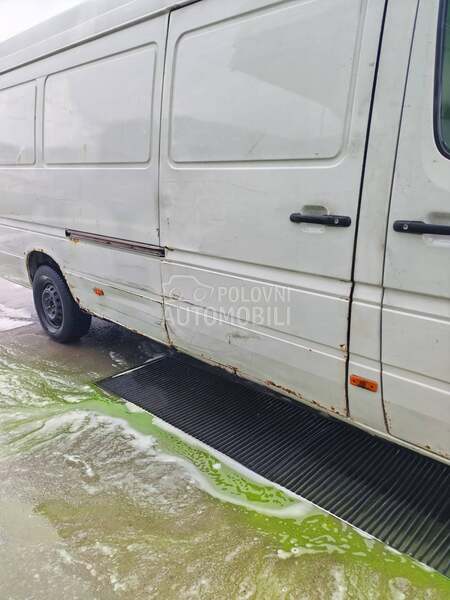 Mercedes Benz Sprinter maxi