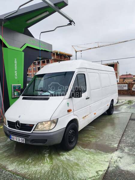 Mercedes Benz Sprinter maxi